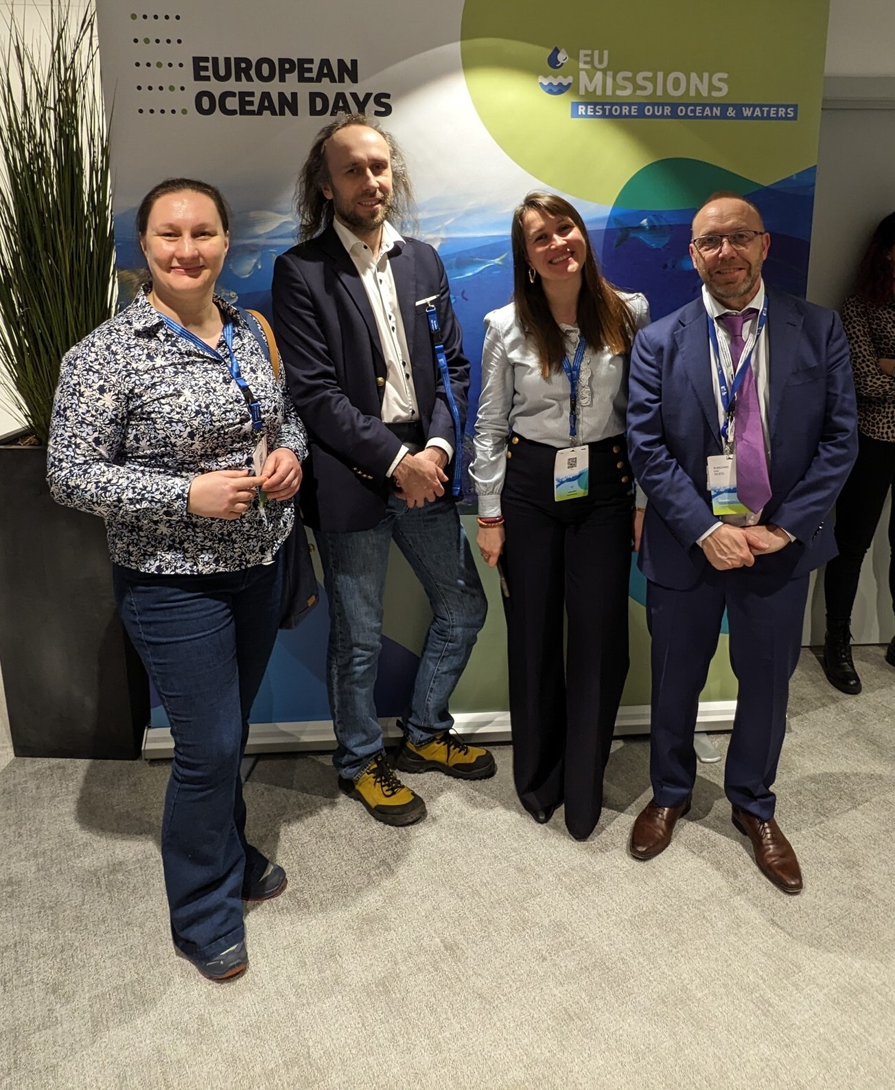 Bruksela 2025 3 Forum MissionOcean and Waters Korytareze w Brukseli, razem z Magdaleną z Technopolis i Loic Blanchard Policy officer